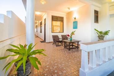 هتل Blue Sky Beach Resort
