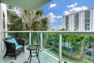 هتل Sunny Isles Ocean Reserve Condo Apartments