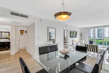 هتل Sunny Isles Ocean Reserve Condo Apartments