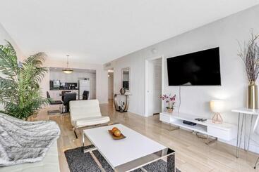 هتل Sunny Isles Ocean Reserve Condo Apartments