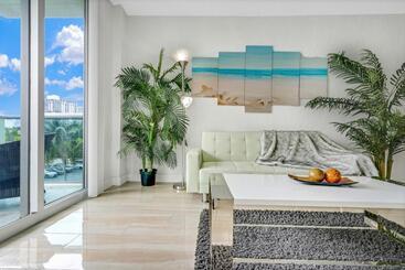هتل Sunny Isles Ocean Reserve Condo Apartments