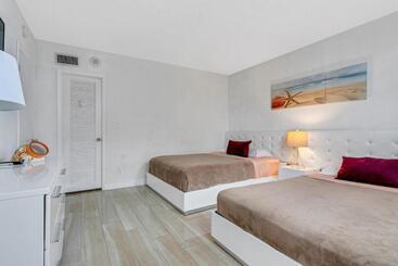 هتل Sunny Isles Ocean Reserve Condo Apartments