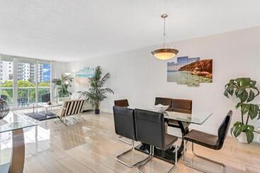 هتل Sunny Isles Ocean Reserve Condo Apartments