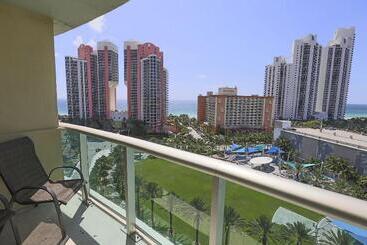 هتل Sunny Isles Ocean Reserve Condo Apartments