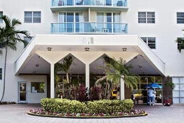 هتل Sunny Isles Ocean Reserve Condo Apartments