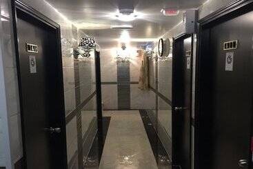 هتل Skylark Hostel