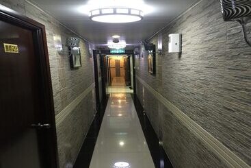 هتل Skylark Hostel