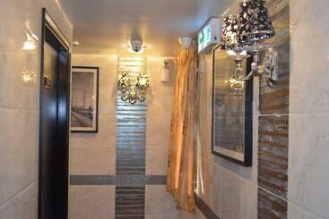 هتل Skylark Hostel