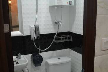 هتل Skylark Hostel