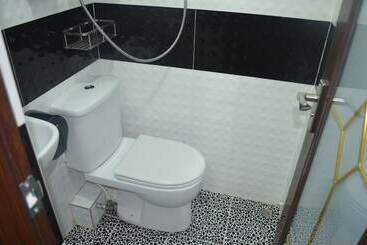 هتل Skylark Hostel