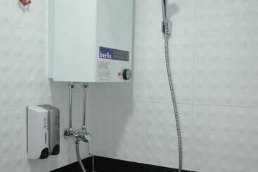 هتل Skylark Hostel