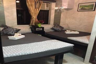 هتل Skylark Hostel