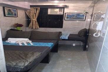 هتل Skylark Hostel