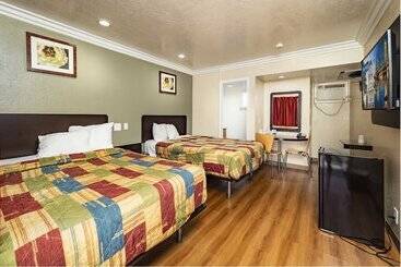 فندق على الطريق Travelodge By Wyndham Sacramento Convention Center