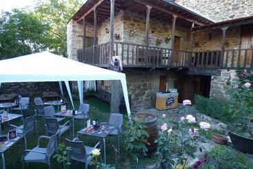 پانسیون La Posada De Pedrazales