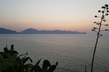 تختخواب و صبحانه Stanze Del Mare