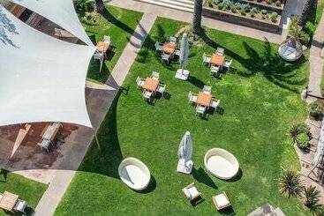 Casa Dell Arte Hotel Of Arts & Leisure
