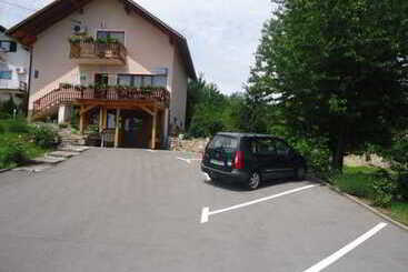 هتل Apartments Kristic