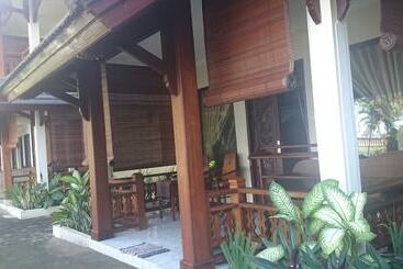 هتل Batu Bolong Cottages