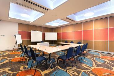 Calamvale Hotel Suites And Conference Centre
