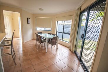 هتل Grange Resort Hervey Bay