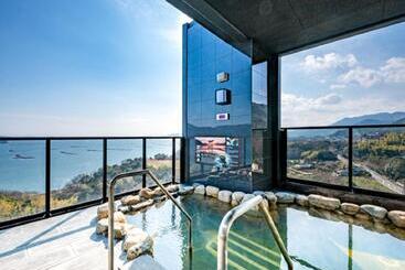 هتل Livemax Resort Miyahama Ocean View