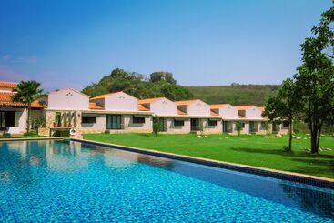 هتل Mela Garden Retreat Cottage