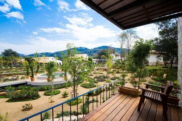هتل Mela Garden Retreat Cottage