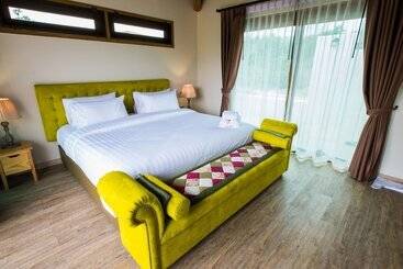 هتل Mela Garden Retreat Cottage