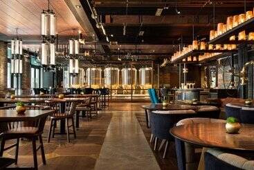 هتل Midtown Shangri La, Hangzhou   Around 5 Minutes Walking Distance To West Lake