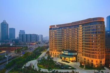 هتل Renaissance Nanjing Olympic Centre