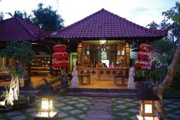 هتل Tirta Sari Bungalow