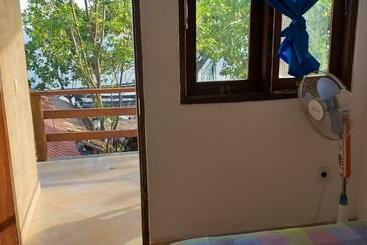 پانسیون Amed Sari Beach Guesthouse