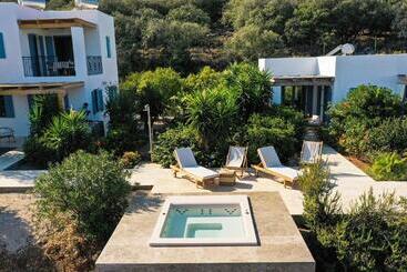 هتل Tilos Villa