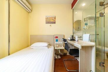 Hanting Hotel Shanghai Qingpu Caoying Road Metro Station