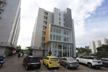 هتل Oyo 92318 Elis Rooms