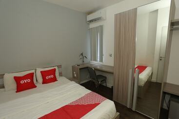 هتل Oyo 92318 Elis Rooms