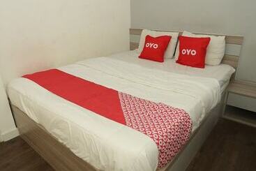 هتل Oyo 92318 Elis Rooms