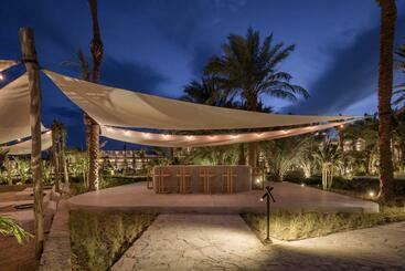 Serry Beach Resort