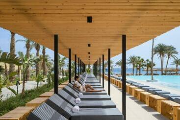 Serry Beach Resort