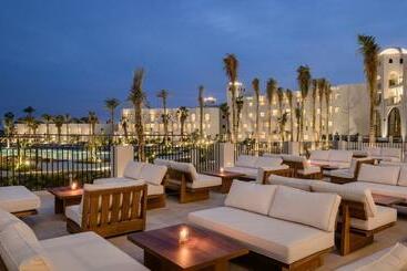 Serry Beach Resort