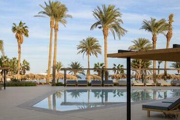 Serry Beach Resort