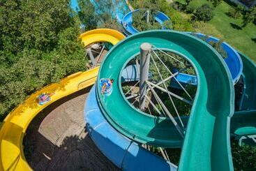 Serry Beach Resort