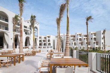 Serry Beach Resort