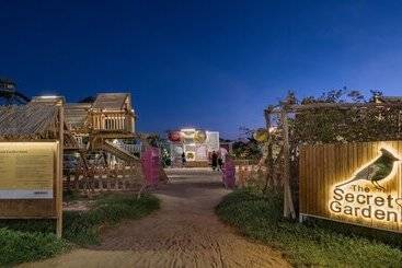 Serry Beach Resort