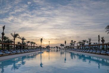 Serry Beach Resort