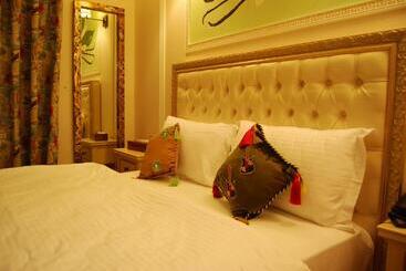 2 Kitarrat Boutique Hotel & Spa