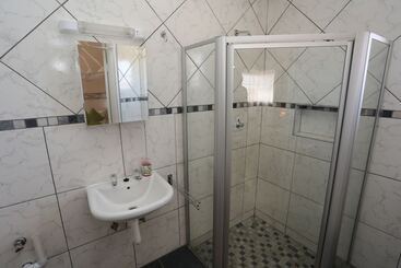 Aus Self Catering Units