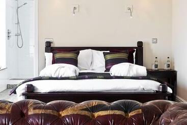 هتل Corran Resort & Spa