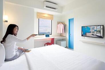 هتل Hop Inn Chumphon